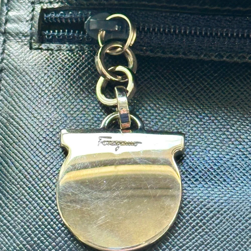 Salvatore Ferragamo Gancini Wallet - Picture 5 of 10